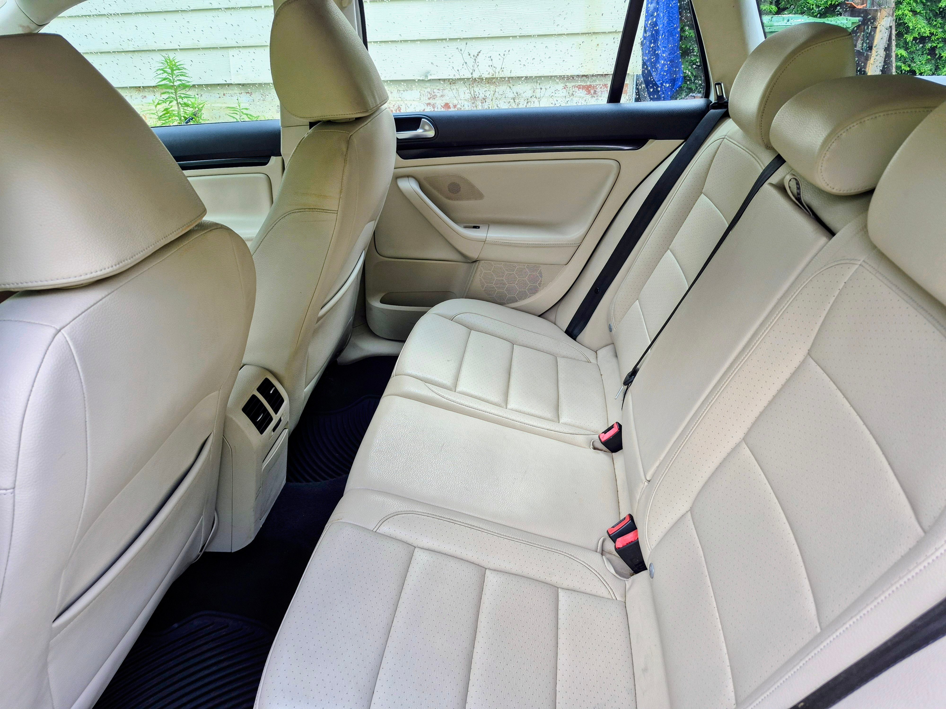 Used 2012 Volkswagen Jetta TDI FWD image 6