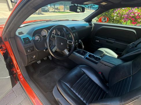 Used 2009 Dodge Challenger R/T RWD image 8