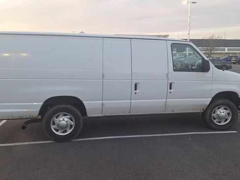 Used 2012 Ford E-250 and Econoline 250 Extended w/ Commercial Cargo Van Pkg image 6