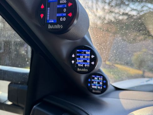 Used 2017 Chevrolet Silverado 2500 High Country w/ Duramax Plus Package image 9