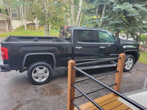 Used 2015 GMC Sierra 2500 Denali w/ Duramax Plus Package image 1