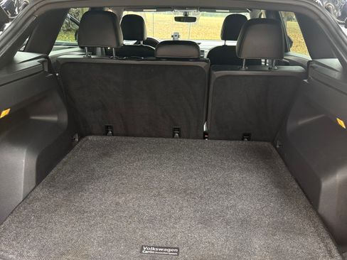 Used 2020 Volkswagen Atlas Cross Sport SE w/ Panoramic Sunroof Package image 11