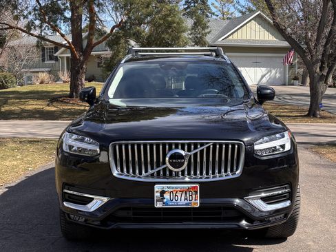 Used 2021 Volvo XC90 T6 Inscription w/ Lounge Package image 2