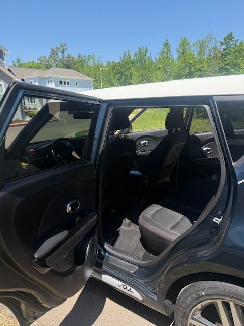 Used 2018 Kia Soul + FWD image 13