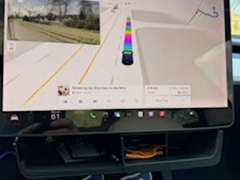 Used 2021 Tesla Model 3 Standard Range Plus image 9