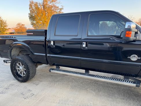 Used 2013 Ford F250 Platinum w/ FX4 Off Road Pkg image 8