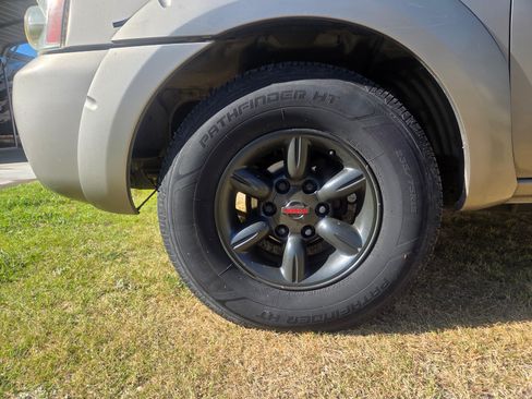 Used 2003 Nissan Frontier XE image 8