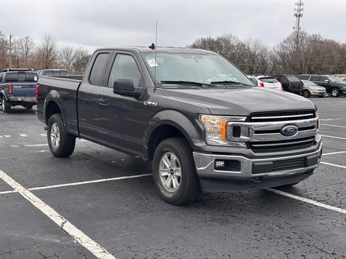 Used 2019 Ford F150 XLT image 2