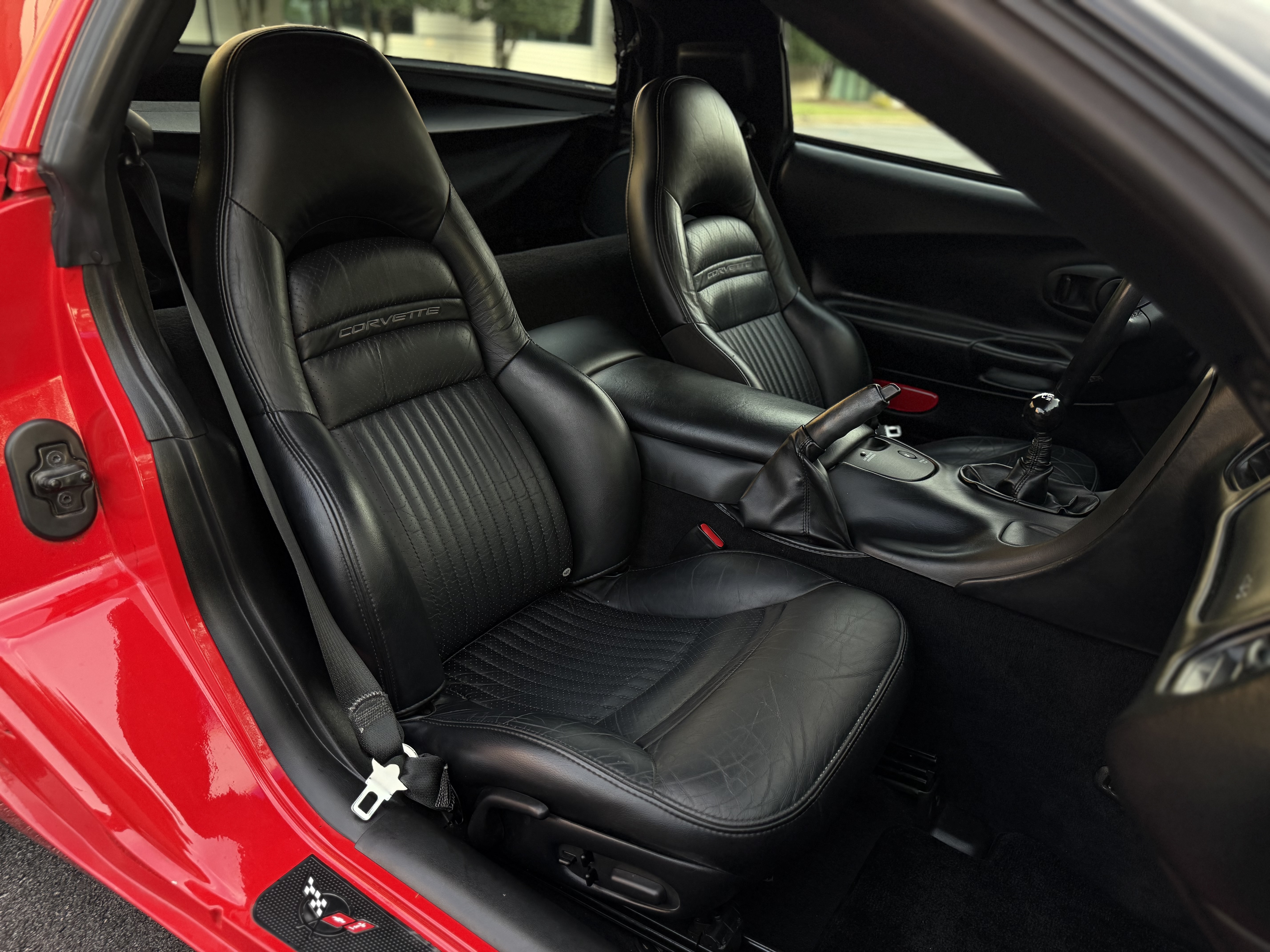 Used 2004 Chevrolet Corvette Coupe w/ Preferred Equipment Group RWD image 17