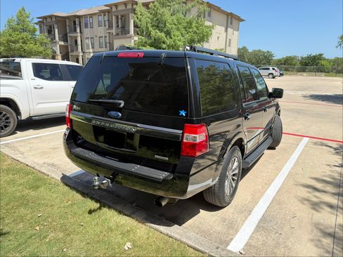 Used 2017 Ford Expedition XLT RWD image 9