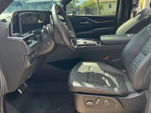 Used 2024 Cadillac Escalade V w/ LPO, ONYX Package AWD/4WD image 18