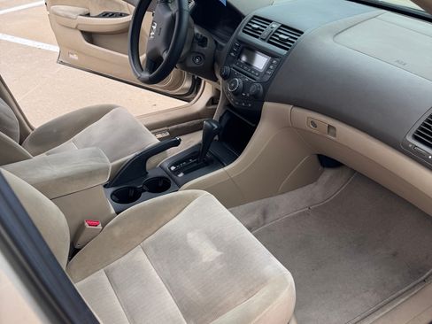 Used 2004 Honda Accord LX image 9