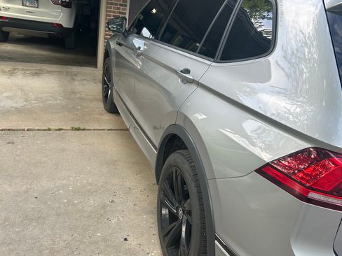 Used 2023 Volkswagen Tiguan SE R-Line image 14