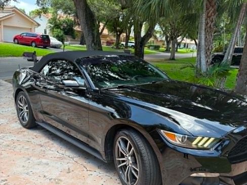 Used 2017 Ford Mustang Premium RWD image 10