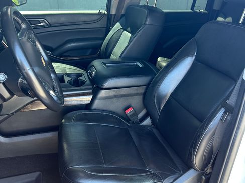 Used 2018 Chevrolet Suburban LT RWD image 12