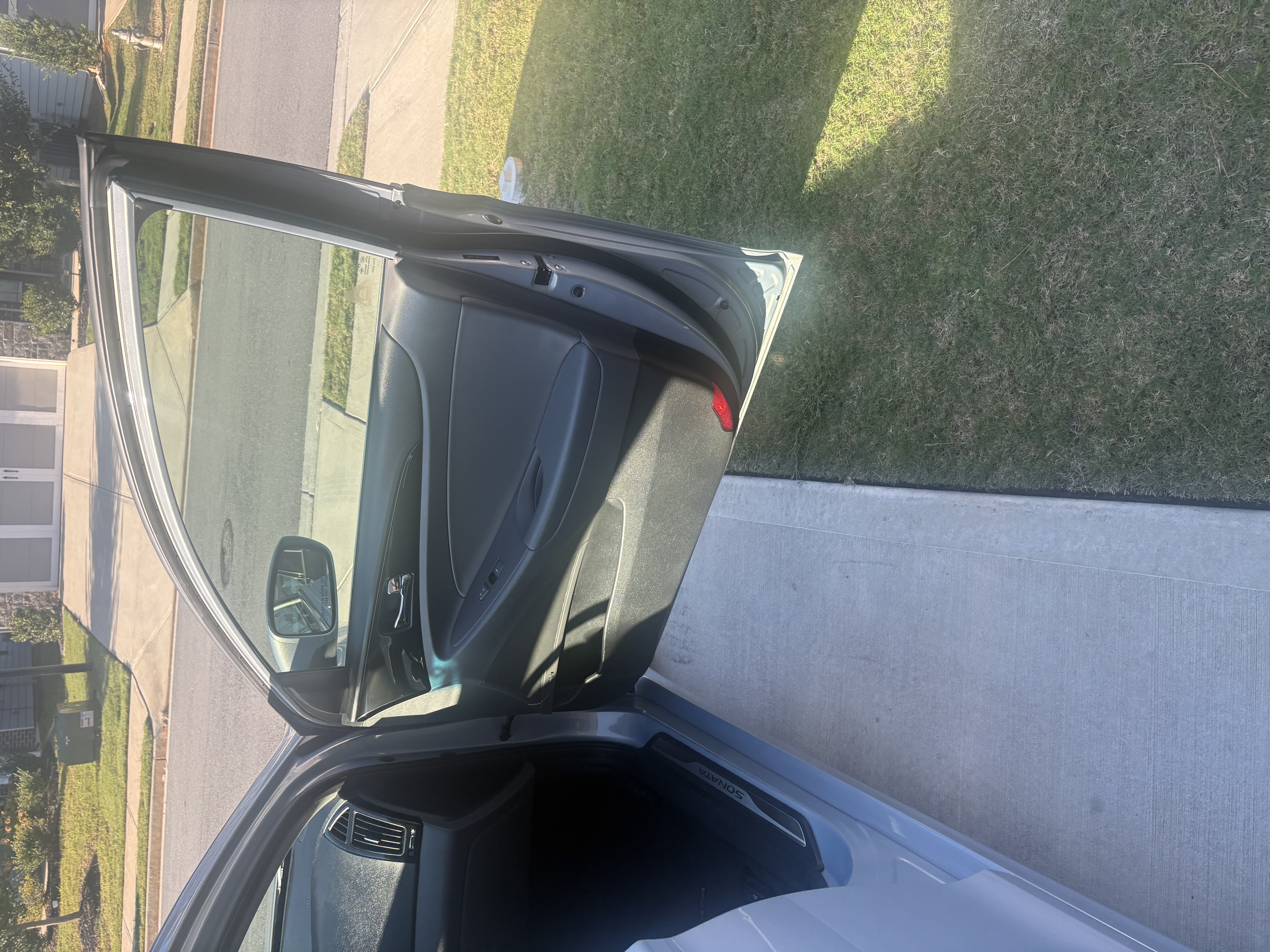 Used 2012 Hyundai Sonata Limited w/ Navigation Pkg FWD image 28
