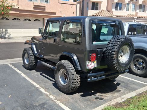 Used 1993 Jeep Wrangler 4WD image 4