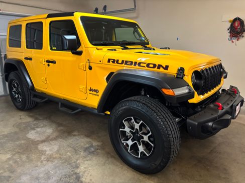Used 2019 Jeep Wrangler Unlimited Rubicon AWD/4WD image 2