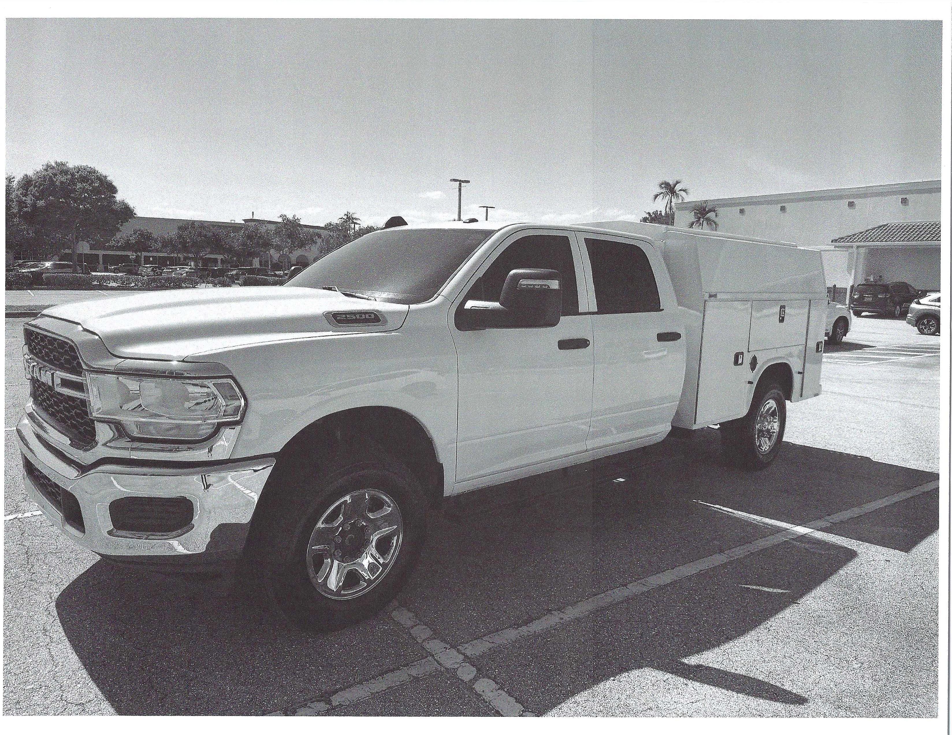 Used 2023 RAM 2500 Tradesman AWD/4WD image 2