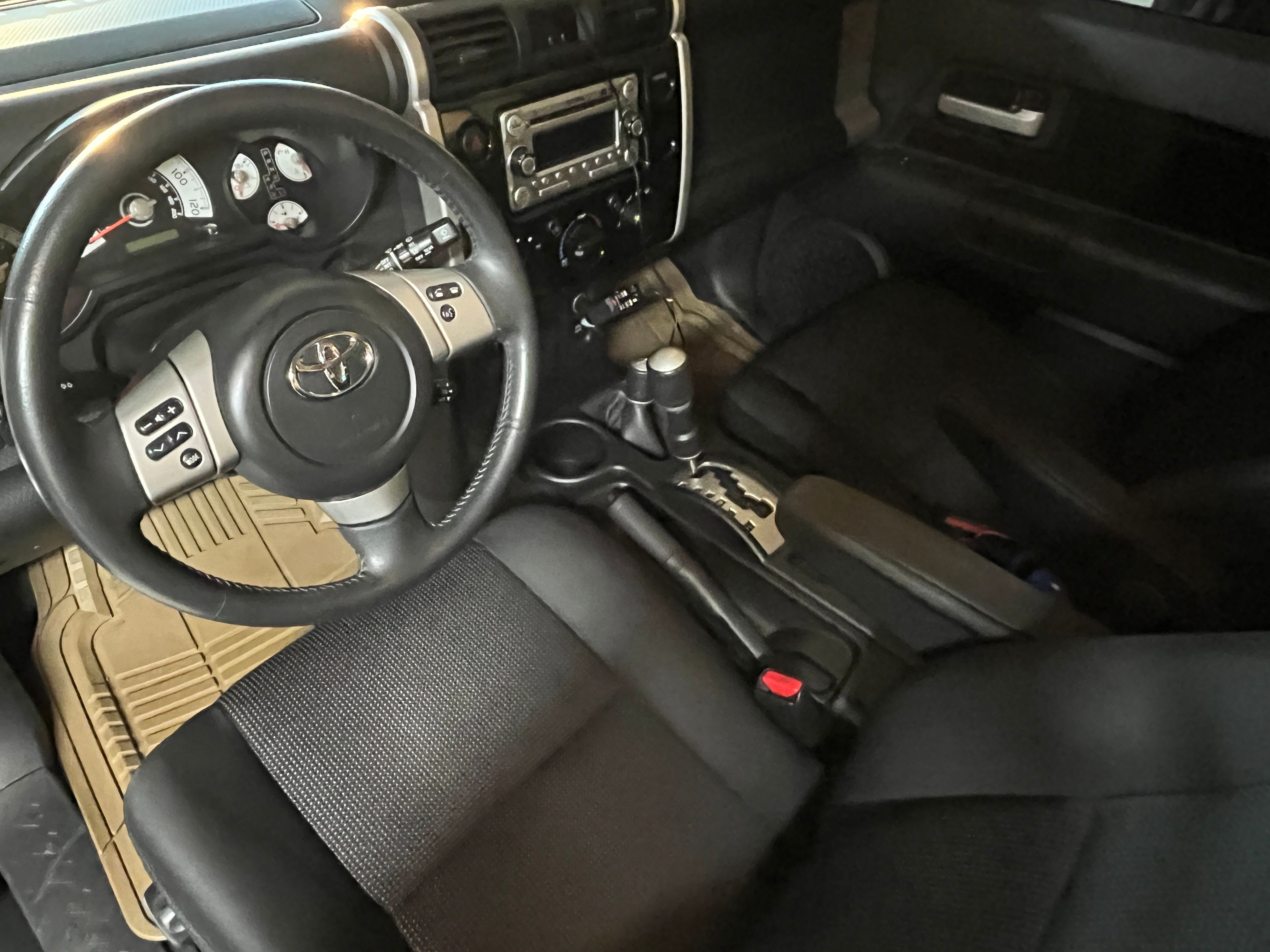 Used 2014 Toyota FJ Cruiser 4WD w/ Upgrade Package image 13