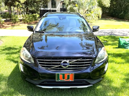 Used 2016 Volvo XC60 T6 w/ Climate Package AWD/4WD image 1