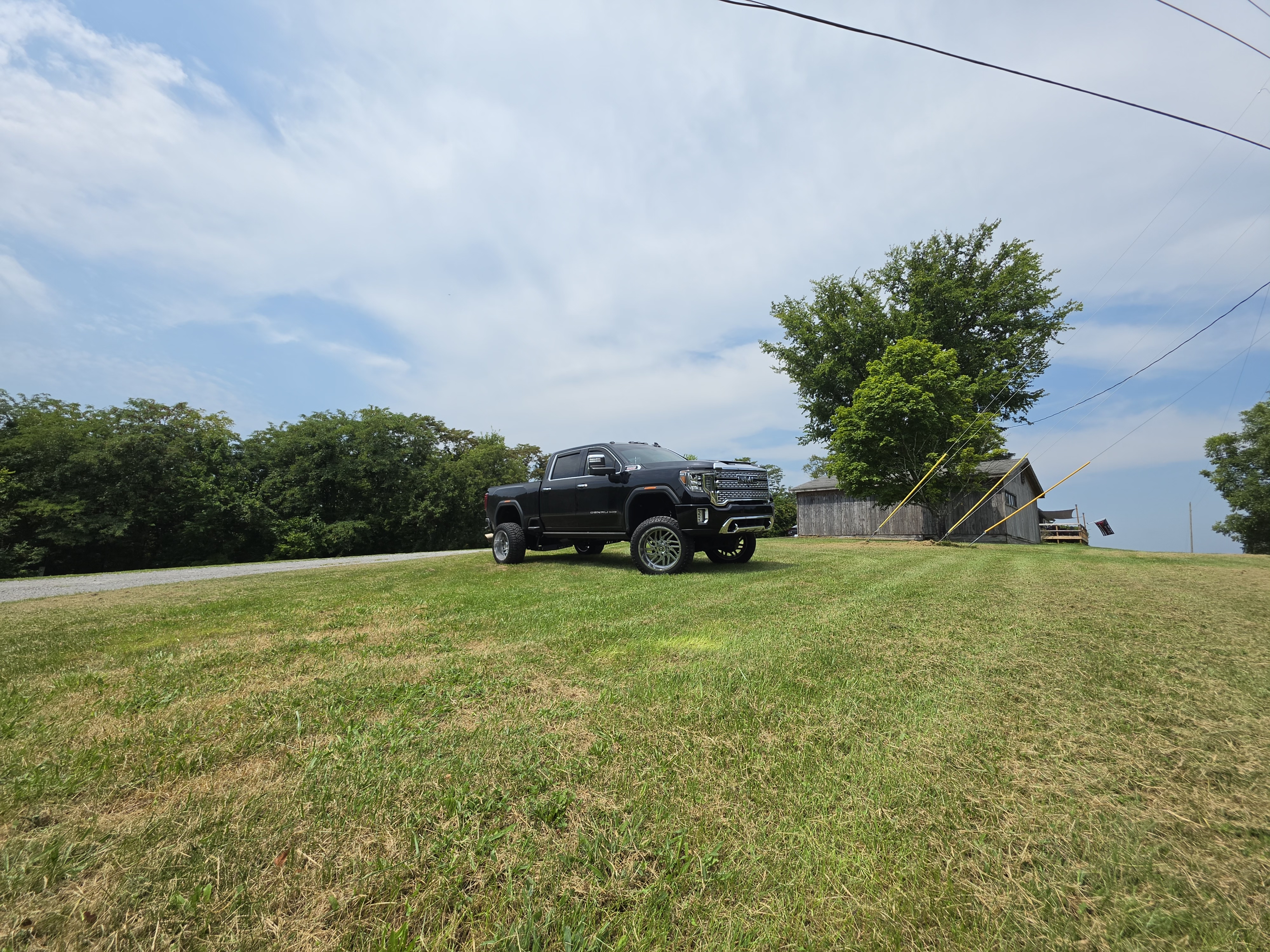 Used 2021 GMC Sierra 2500 Denali w/ Denali Black Diamond Edition AWD/4WD image 5