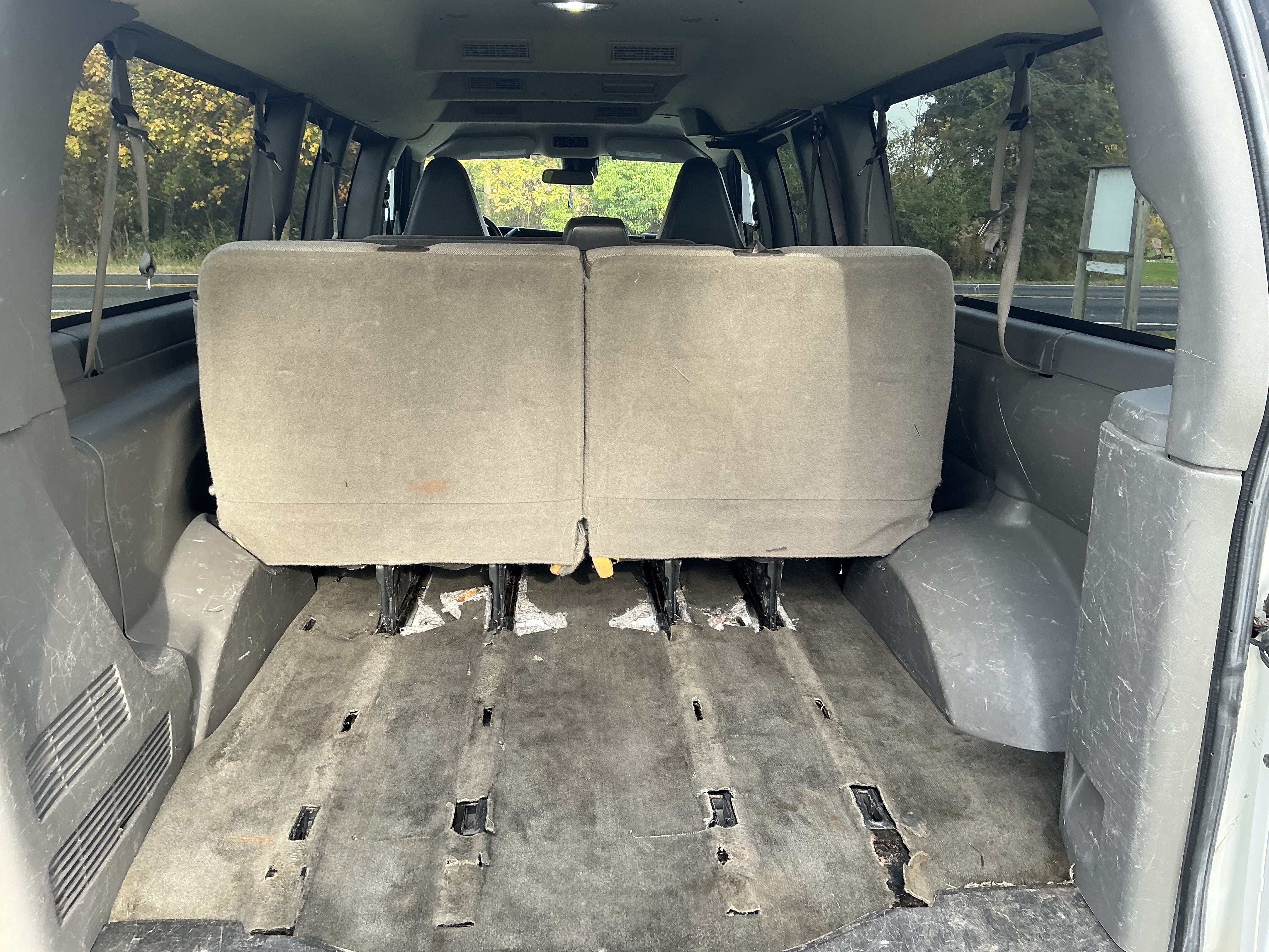 Used 2019 Chevrolet Express 3500 LT w/ LT Preferred Equipment Group RWD image 5