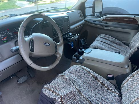 Used 2003 Ford F250 Lariat image 9