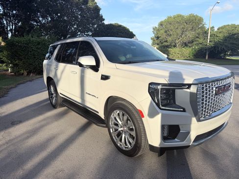 Used 2024 GMC Yukon Denali w/ Advanced Technology Package RWD image 4