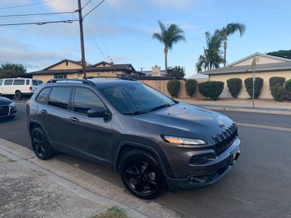 Used 2018 Jeep Cherokee Latitude w/ Altitude Package