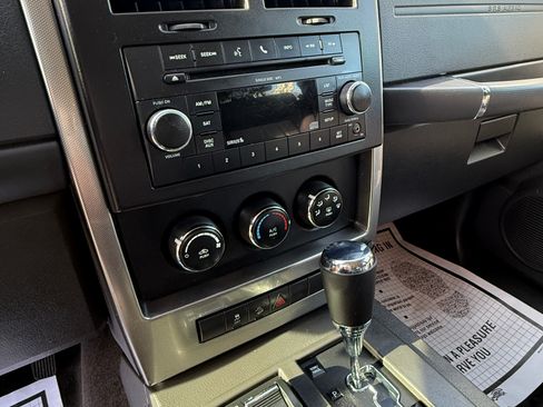 Used 2010 Jeep Liberty Sport image 10