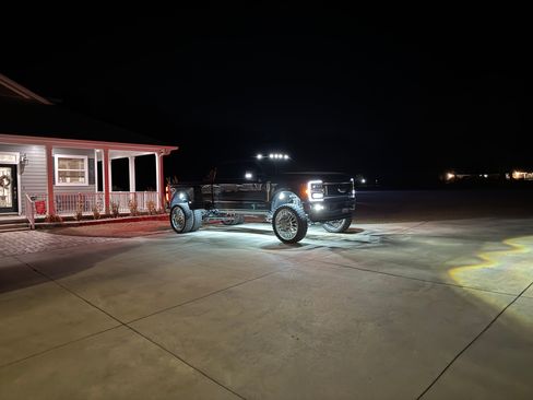 Used 2025 Ford F450 Platinum w/ Platinum Plus Package image 17