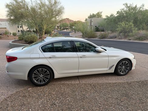 Used 2017 BMW 530i xDrive AWD/4WD image 11