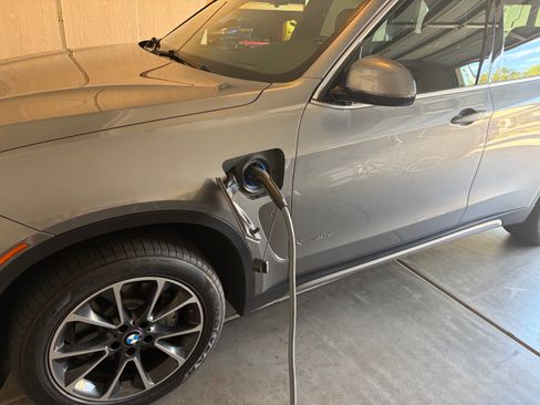 Used 2017 BMW X5 xDrive40e AWD/4WD image 25