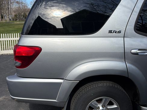 Used 2007 Toyota Sequoia SR5 image 5