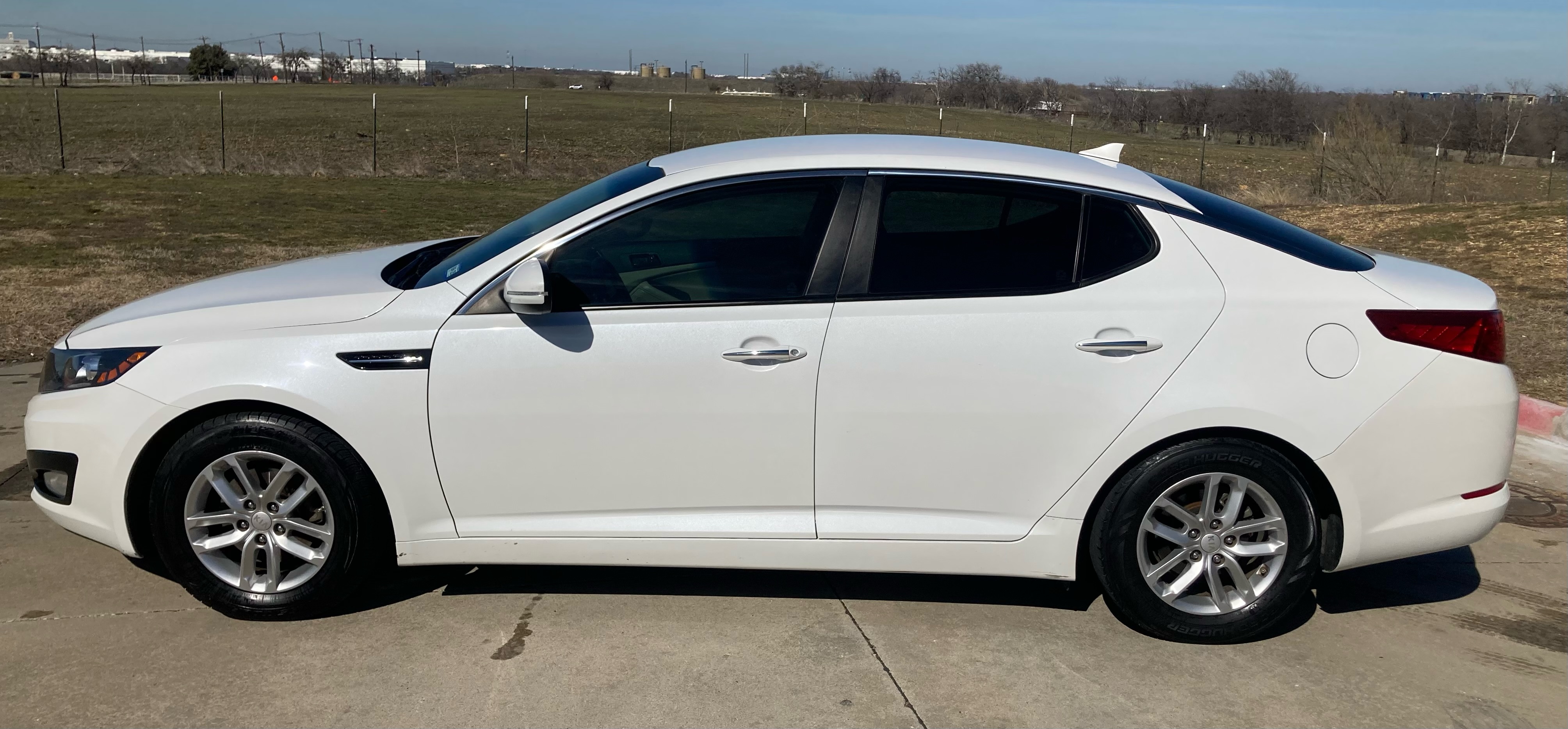 Used 2013 Kia Optima LX FWD image 9