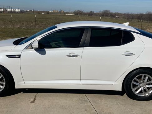 Used 2013 Kia Optima LX image 9