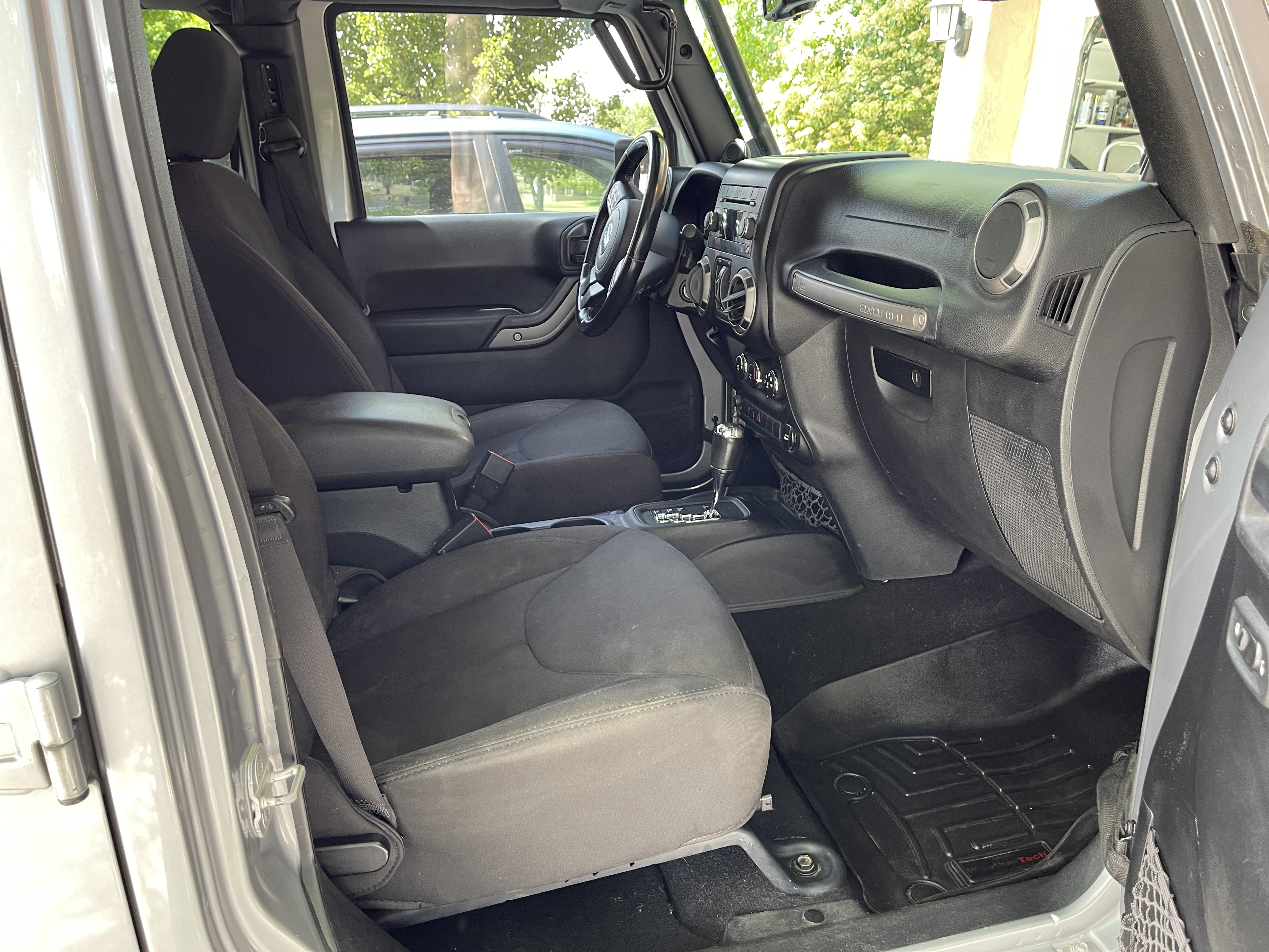 Used 2014 Jeep Wrangler Unlimited Sport w/ Quick Order Package 24S AWD/4WD image 6