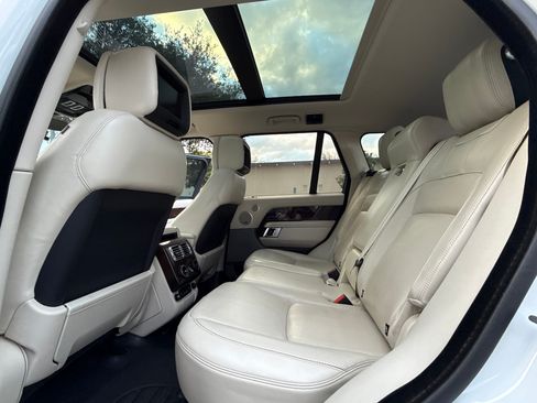 Used 2018 Land Rover Range Rover Supercharged image 18