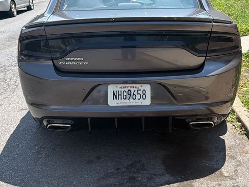 Used 2015 Dodge Charger SE w/ Power Sunroof Group RWD image 2