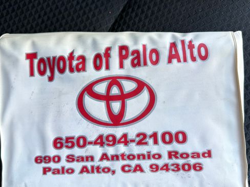 Used 2011 Toyota Camry SE w/ SE Extra-Value Pkg #1 FWD image 13