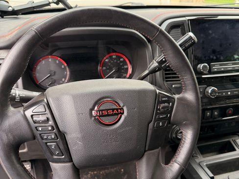 Used 2024 Nissan Titan PRO-4X w/ Pro-4x Convenience Package AWD/4WD image 9
