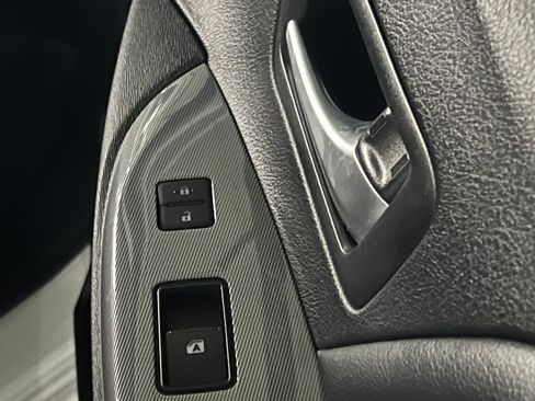 Used 2018 Toyota Sienna SE w/ SE Preferred Package image 5