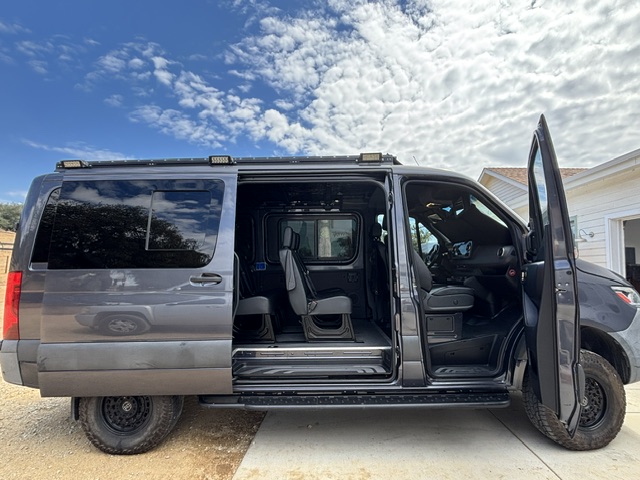 Used 2019 Mercedes-Benz Sprinter 4x4 144 image 11