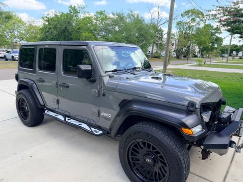Used 2019 Jeep Wrangler Unlimited Sport S image 4