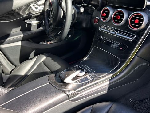 Used 2018 Mercedes-Benz GLC 300 4MATIC image 9