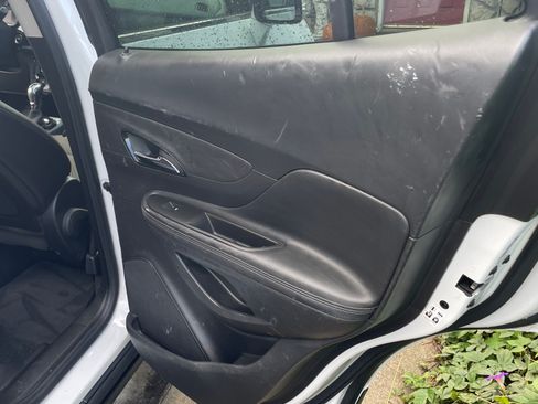 Used 2018 Buick Encore Preferred image 6