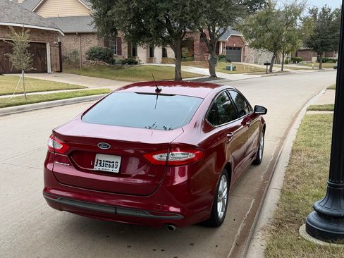 Used 2015 Ford Fusion SE image 6