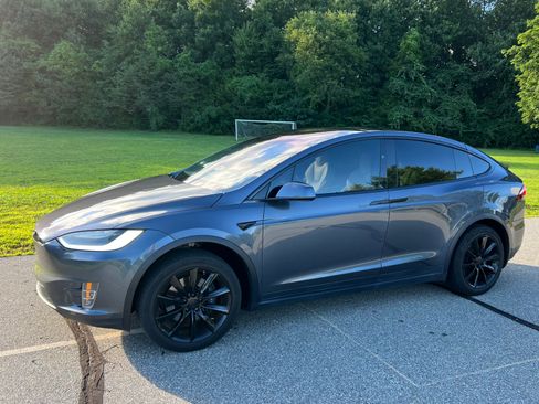 Used 2021 Tesla Model X Long Range AWD/4WD image 1