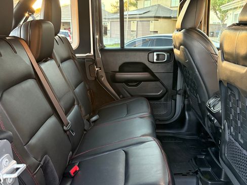 Used 2021 Jeep Wrangler Unlimited Rubicon image 9